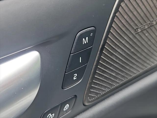 2024 Volvo S60 B5 Plus Dark Theme