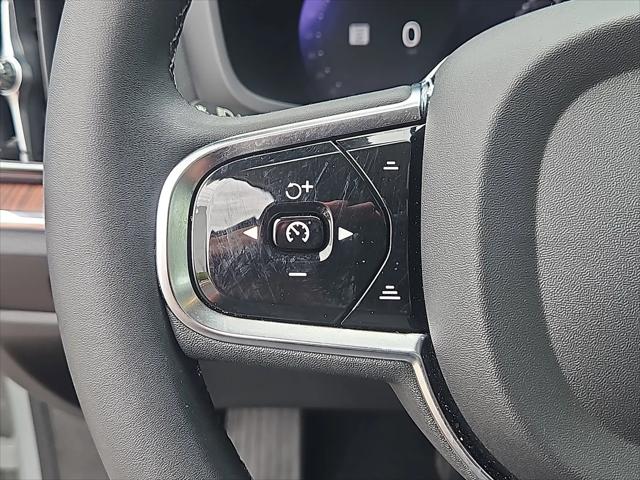 2024 Volvo S60 B5 Plus Dark Theme