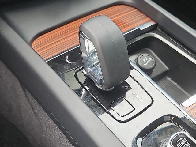 2024 Volvo S60 B5 Plus Dark Theme