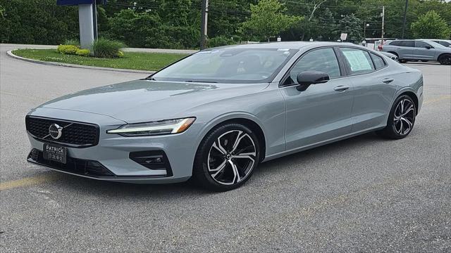 2024 Volvo S60 B5 Plus Dark Theme