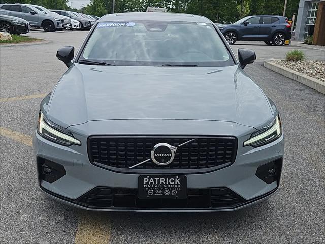 2024 Volvo S60 B5 Plus Dark Theme