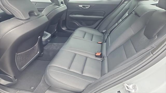 2024 Volvo S60 B5 Plus Dark Theme