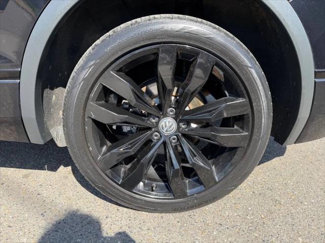 2021 Volkswagen Tiguan 2.0T SE R-Line Black