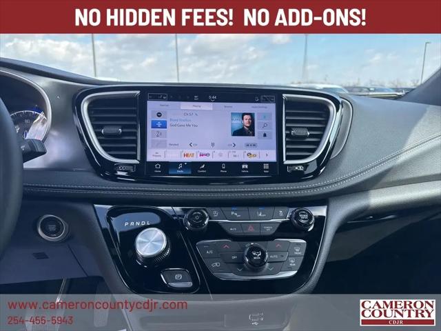 2026 Chrysler Pacifica Select