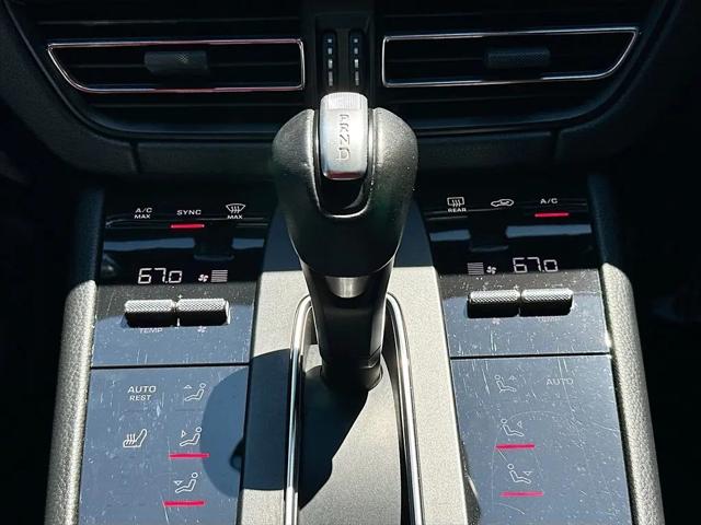 2023 Porsche Macan T
