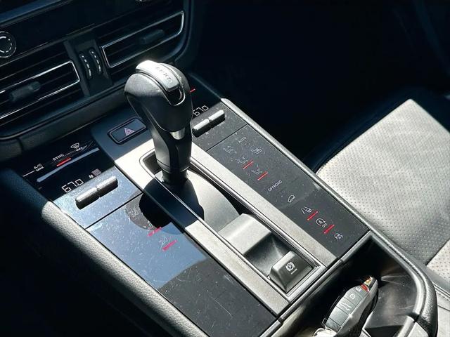 2023 Porsche Macan T