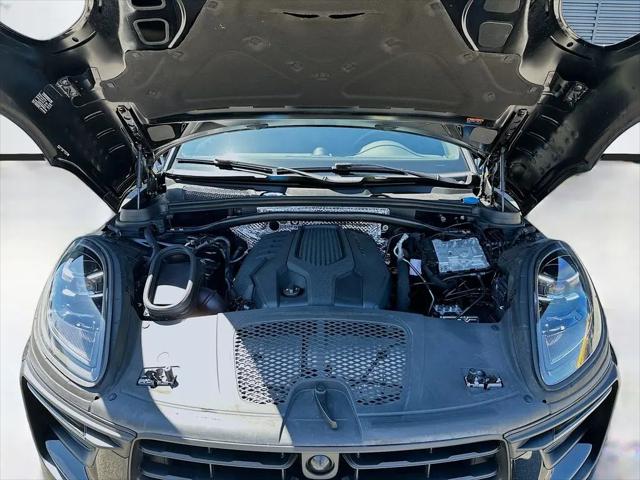 2023 Porsche Macan T