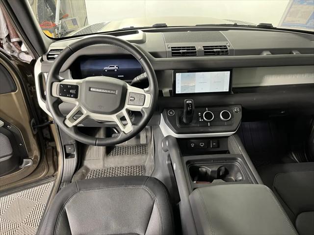 2024 Land Rover Defender 110 P400 X-Dynamic SE