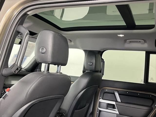 2024 Land Rover Defender 110 P400 X-Dynamic SE