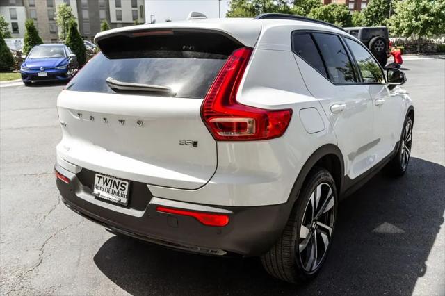 2025 Volvo XC40 B5 Plus Dark Theme
