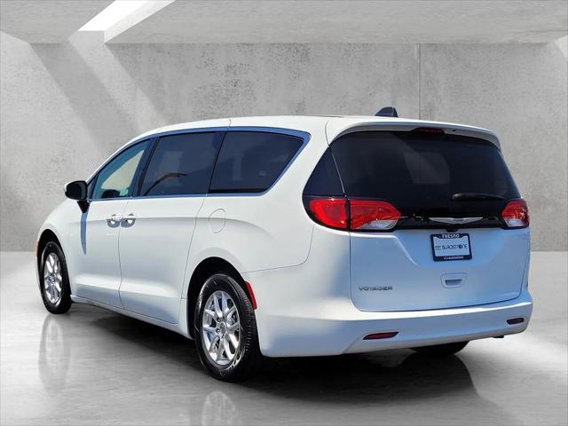 2023 Chrysler Voyager LX