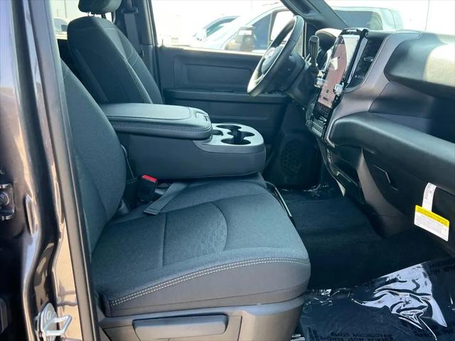 2026 Ram 2500 Black Express Crew Cab 4x4 64 Box