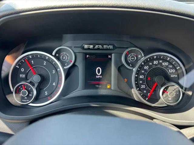 2026 Ram 2500 Black Express Crew Cab 4x4 64 Box