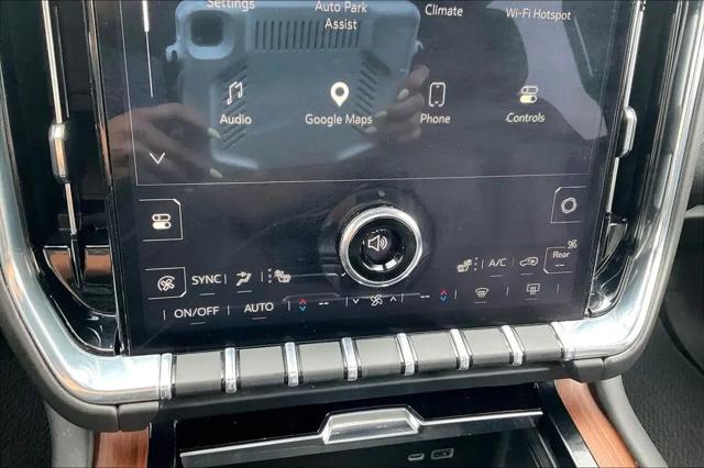 2025 GMC Yukon XL 4WD Denali