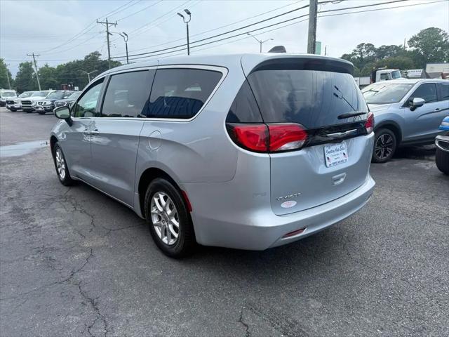 2023 Chrysler Voyager LX
