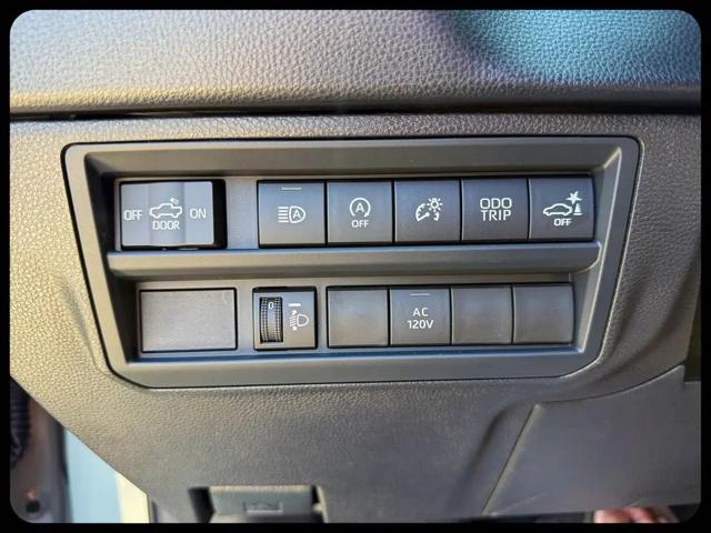 2026 Toyota Tundra SR5 CrewMax 5.5' Bed