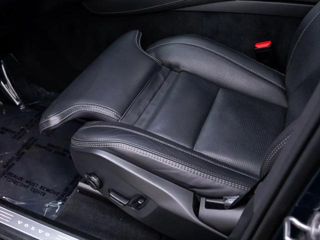 2025 Volvo XC90 Plug-In Hybrid T8 Ultra 7-Seater