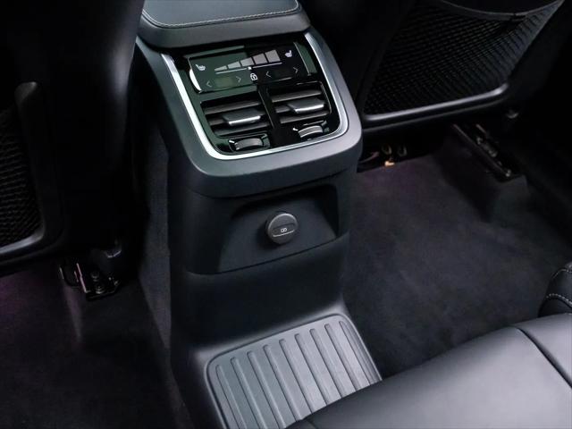 2025 Volvo XC90 Plug-In Hybrid T8 Ultra 7-Seater