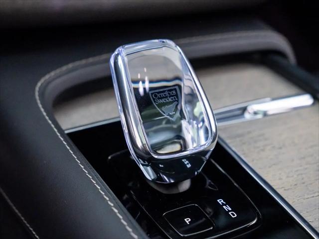 2025 Volvo XC90 Plug-In Hybrid T8 Ultra 7-Seater