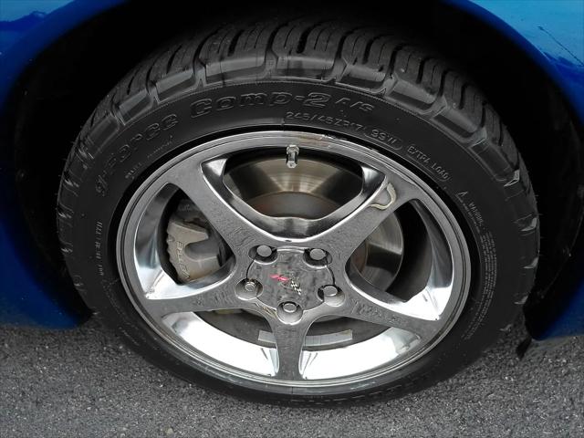 2003 Chevrolet Corvette Base