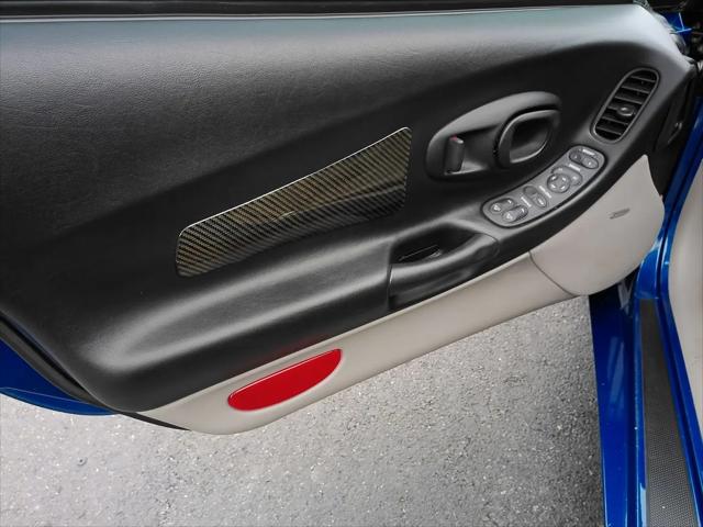 2003 Chevrolet Corvette Base