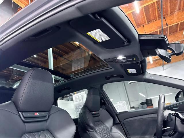 2025 Audi SQ6 e-tron Prestige quattro