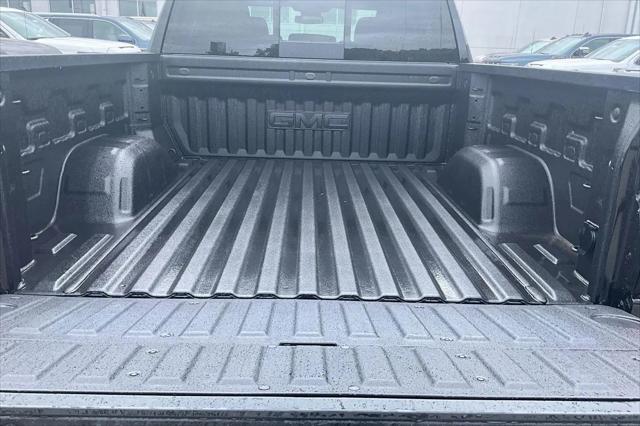 2026 GMC Sierra 1500 Crew Cab, Short Bed, SLT, 4WD