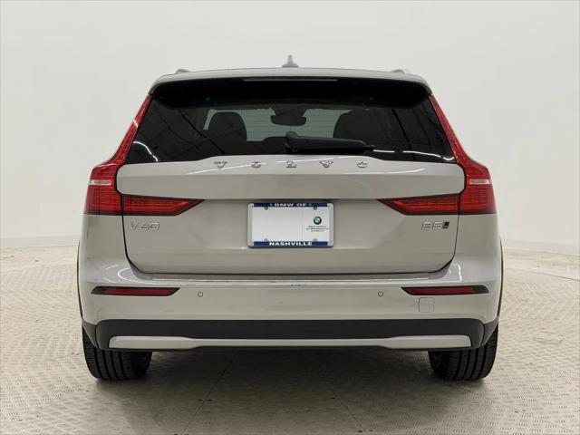 2025 Volvo V60 Cross Country Plus, B5 AWD Gas (mild hybrid)