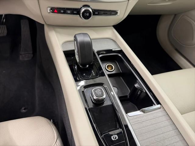 2025 Volvo V60 Cross Country Plus, B5 AWD Gas (mild hybrid)