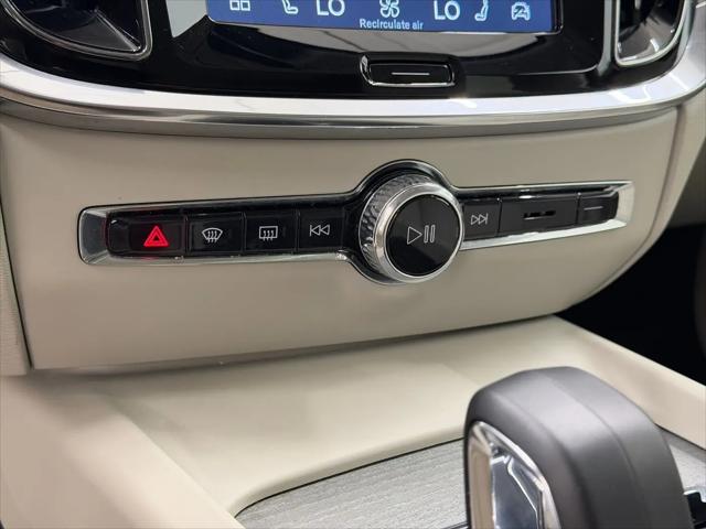 2025 Volvo V60 Cross Country Plus, B5 AWD Gas (mild hybrid)