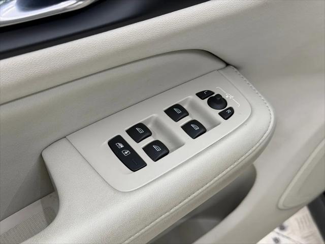 2025 Volvo V60 Cross Country Plus, B5 AWD Gas (mild hybrid)