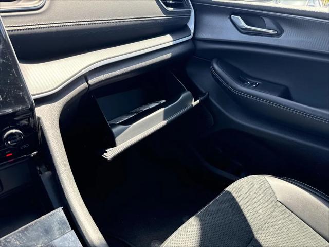2025 Jeep Grand Cherokee L Altitude X 4x4