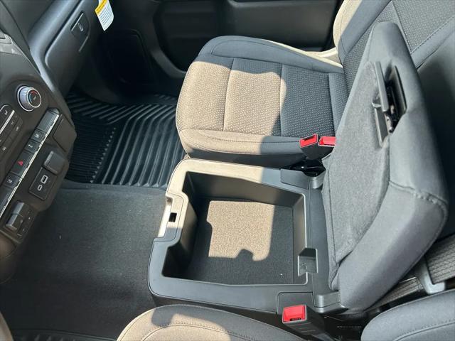2025 Chevrolet Silverado 2500HD 4WD Crew Cab Standard Bed Custom