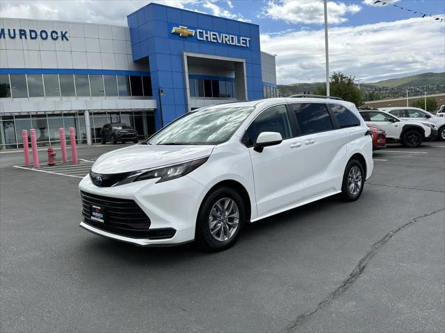 2024 Toyota Sienna LE
