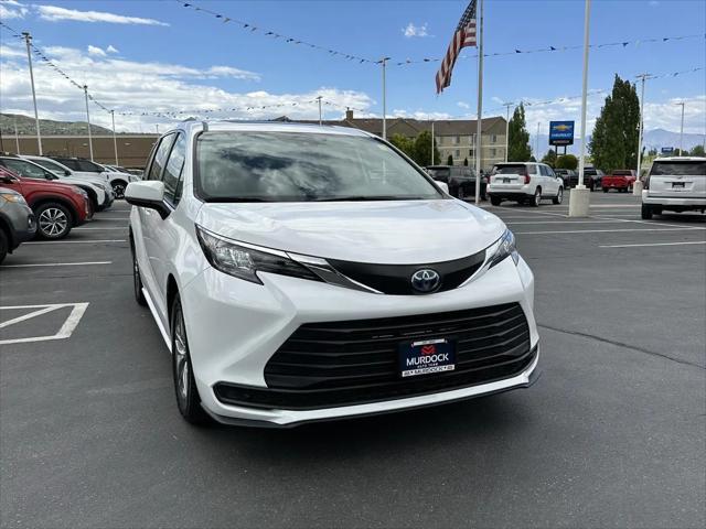 2024 Toyota Sienna LE