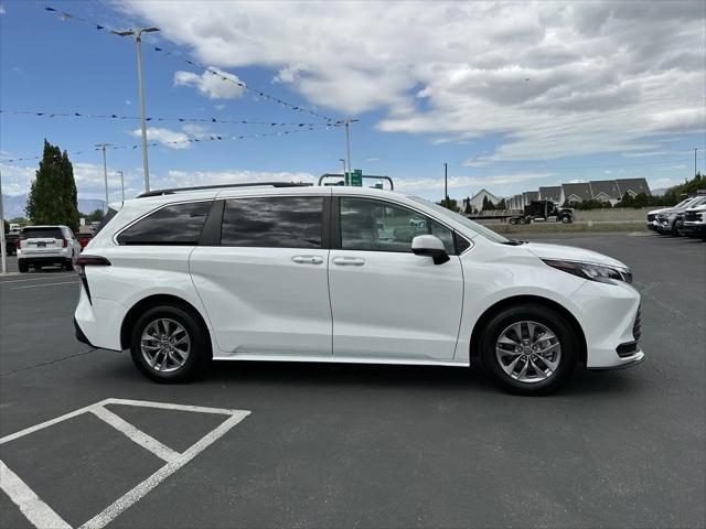 2024 Toyota Sienna LE