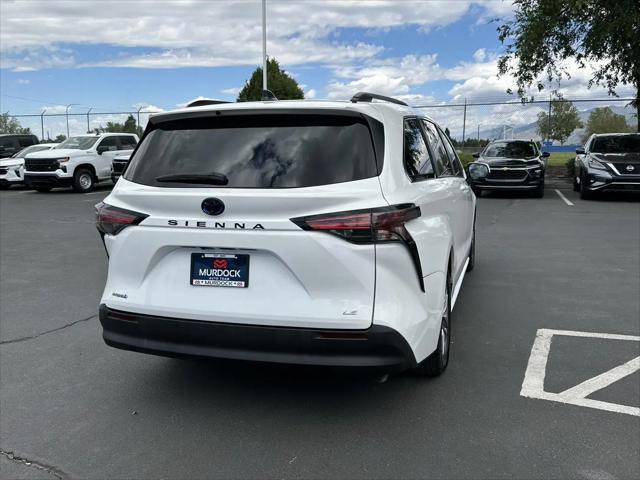 2024 Toyota Sienna LE