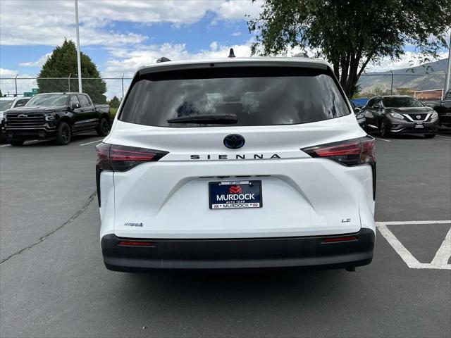 2024 Toyota Sienna LE