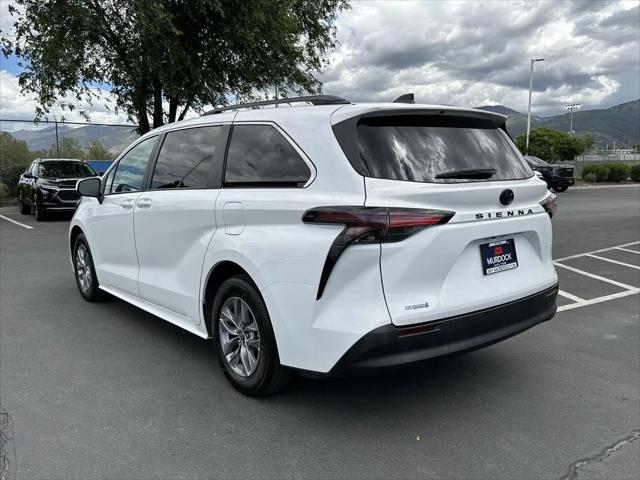 2024 Toyota Sienna LE