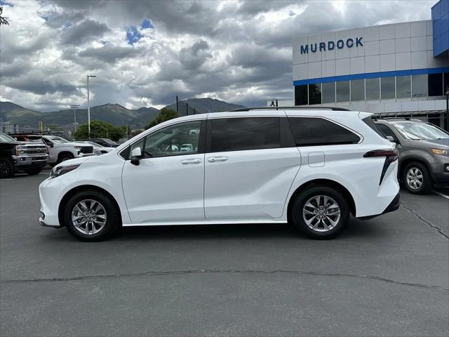 2024 Toyota Sienna LE