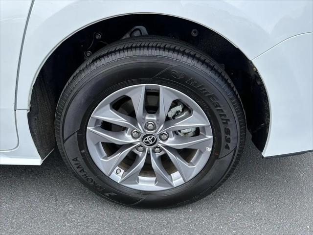 2024 Toyota Sienna LE