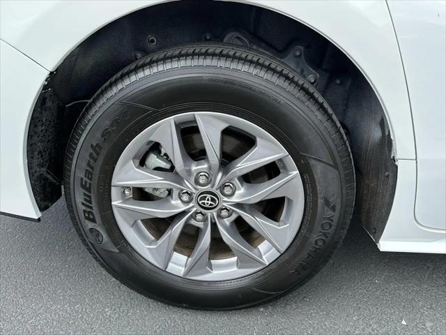 2024 Toyota Sienna LE