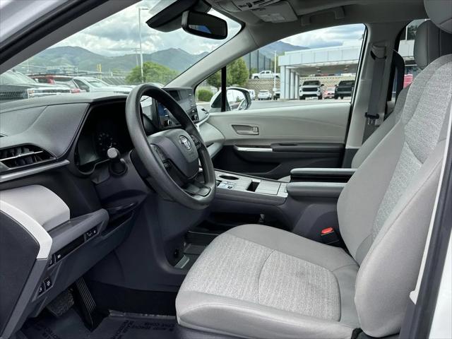 2024 Toyota Sienna LE