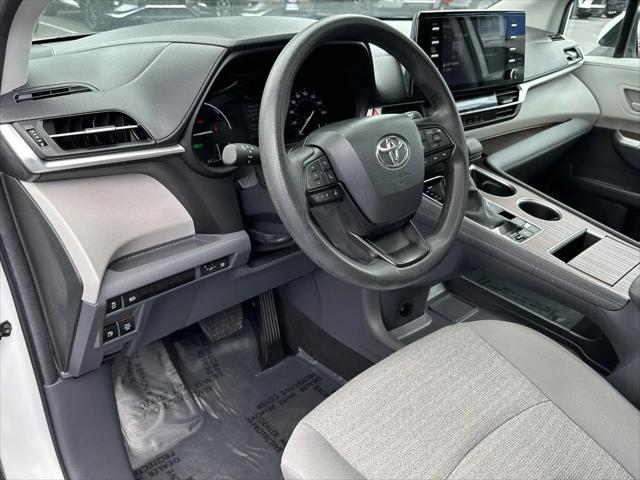 2024 Toyota Sienna LE