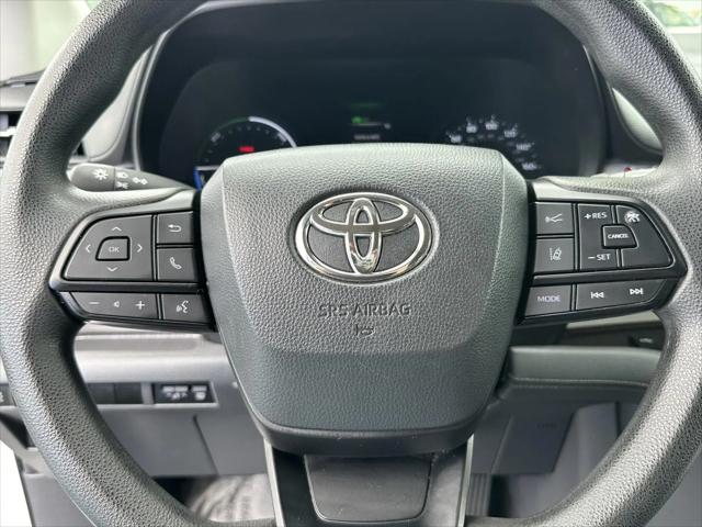 2024 Toyota Sienna LE