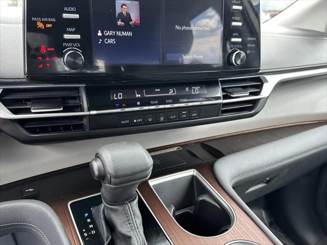 2024 Toyota Sienna LE