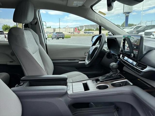2024 Toyota Sienna LE