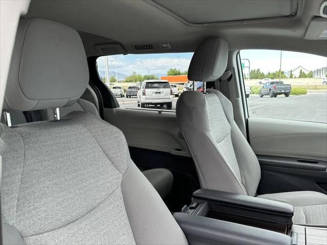 2024 Toyota Sienna LE