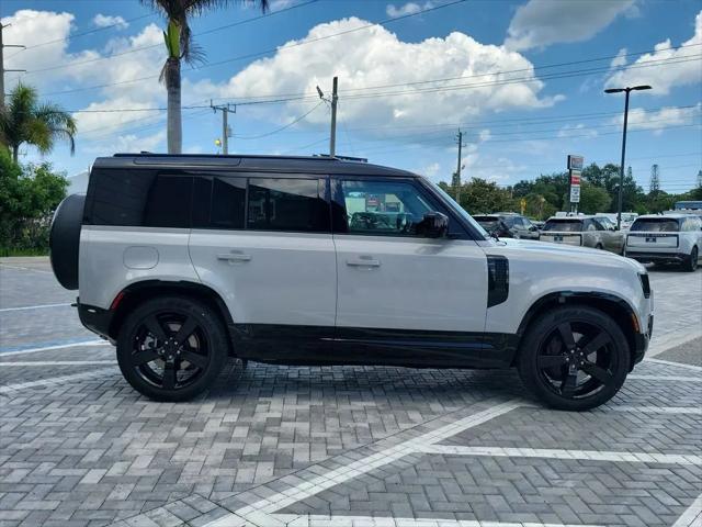 2026 Land Rover Defender P400 X-Dynamic SE