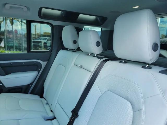 2026 Land Rover Defender P400 X-Dynamic SE